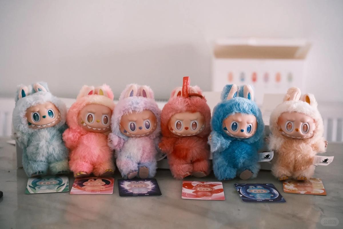 Labubu盲盒.jpg
