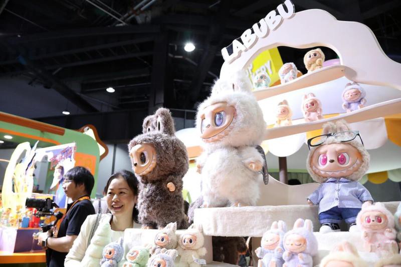 二手拉布布跌破原价 泡泡玛特股价大跌.jpg