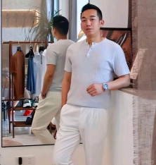 入夏T恤“集体退休”？满街亨利领杀疯了！6个细节让你气质帅气