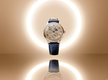 奢侈品媒体 | 宝玑Classique 7235腕表：一枚腕表，一部“创始美学准则”的法典 | 奢华奢侈媒体 宝玑 (Breguet)