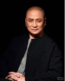 香港知名男星内地拍视频引热议，被曝养6名子女每年花费五百万