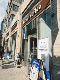 瑞幸咖啡美国市场挑战重重：合规风波再起，业绩高增长难掩困境