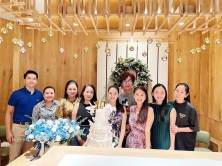 洪森小女儿洪玛丽，强强联姻出门豪车飞机，衣帽间300平超奢华