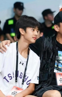孙俪儿子帅到认不出！年仅14岁身高1米7，梦想打CBA职业联赛