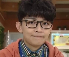 香港演员开水晶店，收入是TVB拍戏的十倍，和同性爱人感情稳定