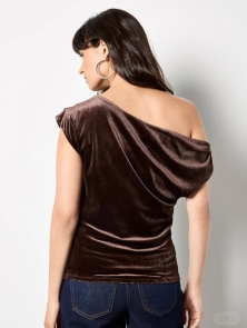 A Luxe Night-Out Essential: My Honest Review of Apricot’s Draped One-Shoulder Asymmetric Velvet Top
