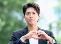 韩星朴宝剑被曝亲自打击黄牛：那个不能卖，真的想卖那个吗？