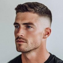 型格进阶指南：男士渐变短发，解锁百变帅气密码