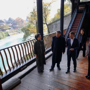 习近平罕见离京陪外国元首游览名胜 但马克龙此行收获寥寥