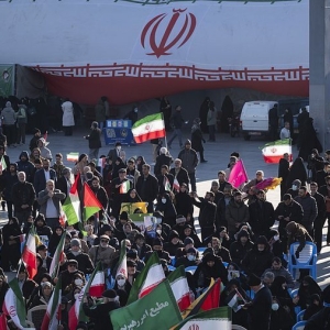 $1 Exchanges for 1.4 Million Rials! Iran’s Currency Collapse Ignites Nationwide Fury, Gunfights Erupt in Multiple Places Leaving 7 Dead