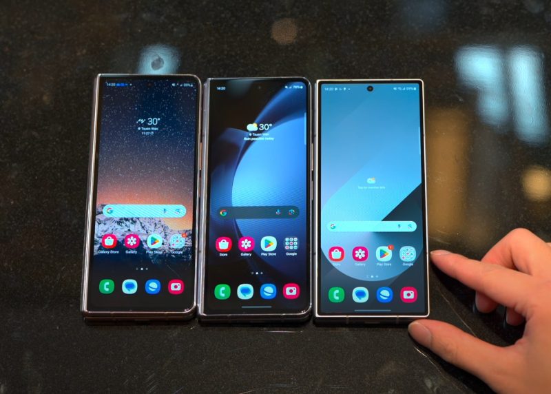 Samsung Unveils Its First Tri-Foldable Smartphone in Real Form, Taking Aim at Huawei-gonglubian