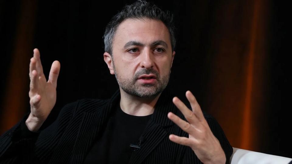 Microsoft forms' super intelligence 'team, led by AI business leader Suleiman-gonglubian