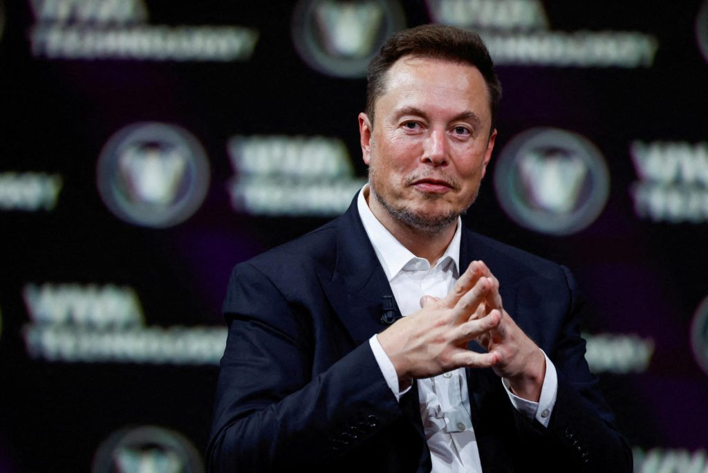 Elon Musk: Will smartphones no longer exist in 5 years and AI replace white-collar workers?-gonglubian