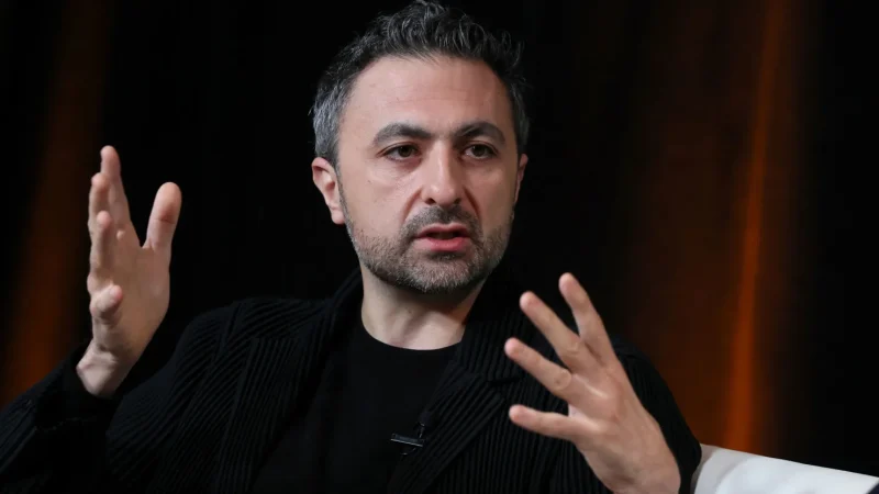 Microsoft forms superintelligence team under AI chief Suleyman ‘to serve humanity’-gonglubian