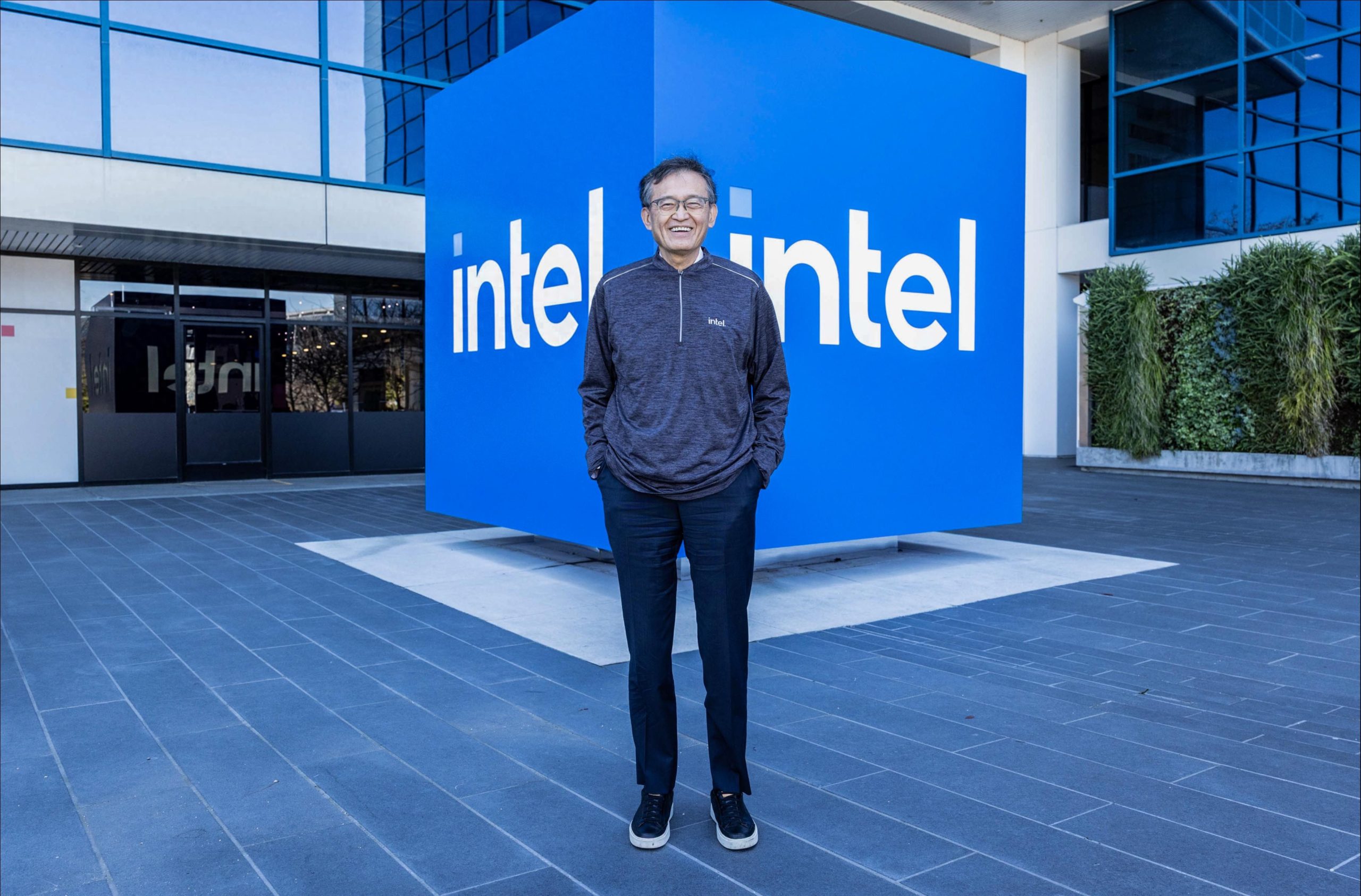 Ultraman poached Intel CTO overnight! AI chief suddenly defected, forcing Chen Liwu to personally lead the team-gonglubian