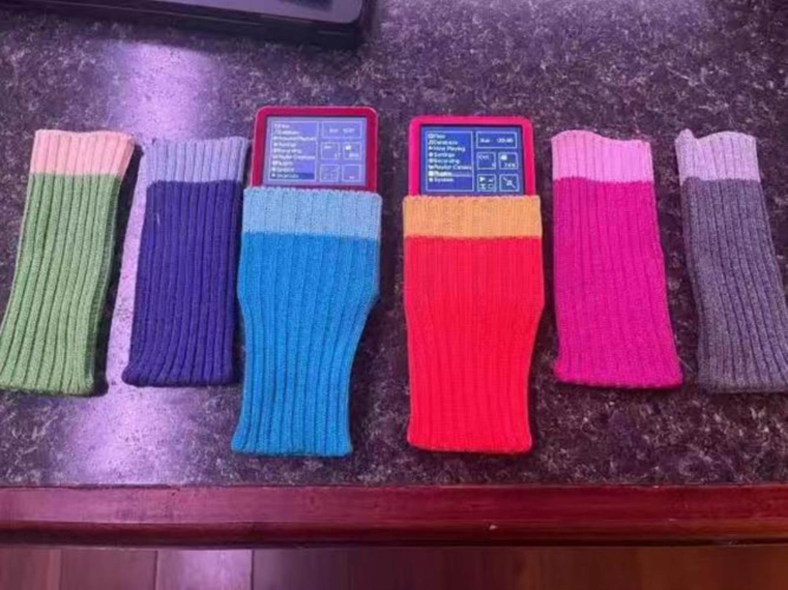 In defense of Apple’s $230 iPhone sock-gonglubian